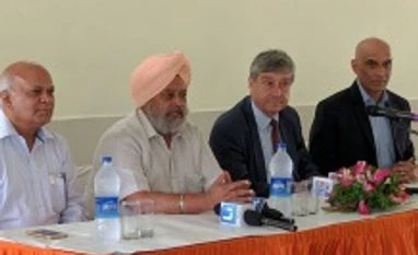 Dignitaries at the launch of Schreiber Dynamix's new dairy plant at Fazilka, Punjab Dignitaries at the launch of Schreiber Dynamix's new dairy plant at Fazilka, Punjab