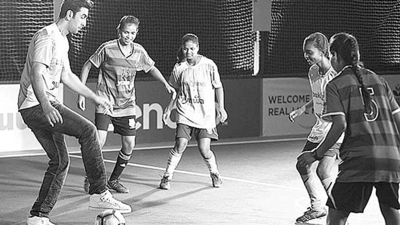 Kick and learn Kick and learn