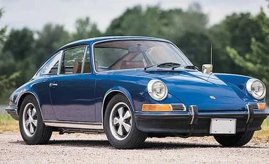 Vintage auction 1972 Porsche 911 S Coupe: This vintage 911 comes with a five-speed manual transmission and four-wheel disc brakes. Price: $150,000-$200,000