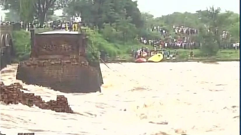 Mahad tragedy Mahad tragedy Photo: ANI twitter