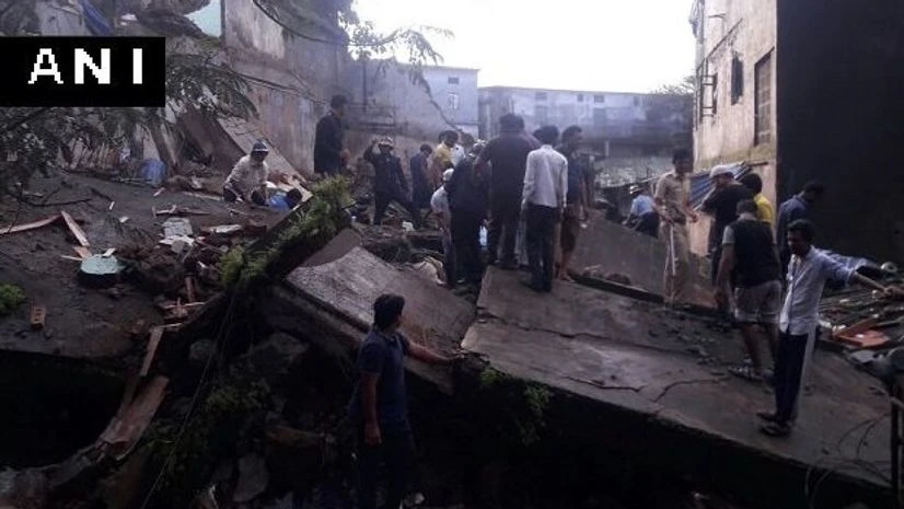 Building collapses in Bhiwandi; rescue operations underway Building collapses in Bhiwandi; rescue operations underway