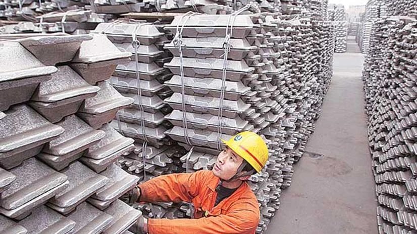 China exports drop over weak global demand in October China exports drop over weak global demand in October