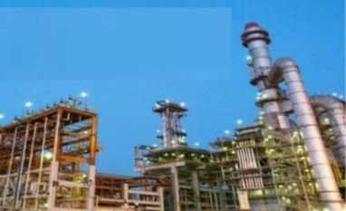 Net worth doubles, no need to report to BIFR: Chennai Petroleum Essar Oil plans Rs 1,600 cr investment in Vadinar refinery to boost GRMs