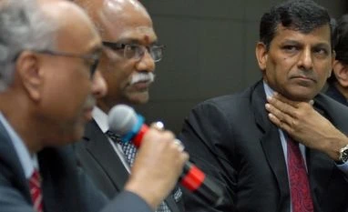 In his last policy, Rajan puts onus on banks Deputy Governors of RBI, S S Mundra, R Gandhi and RBI Governor Raghuram Rajan at the central bank's bi-monthly policy review in Mumbai (Pic: Kamlesh Pednekar)