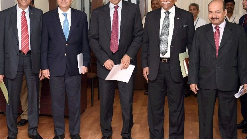 Raghuram Rajan with the Deputy governors S S Mundra, Urjit Patel, R Gandhi and N S Vishwanathan Raghuram Rajan with the Deputy governors S S Mundra, Urjit Patel, R Gandhi and N S Vishwanathan