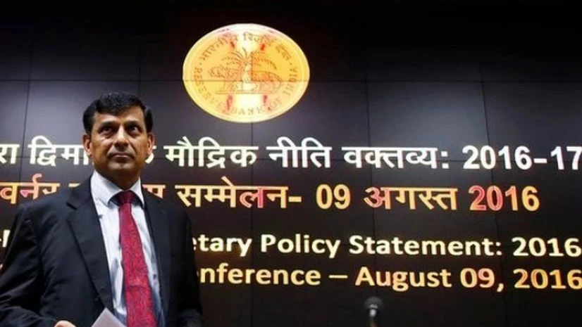 Reserve Bank of India (RBI) Governor Raghuram Rajan arrives to attend a news conference at the RBI headquarters in Mumbai Reserve Bank of India (RBI) Governor Raghuram Rajan arrives to attend a news conference at the RBI headquarters in Mumbai