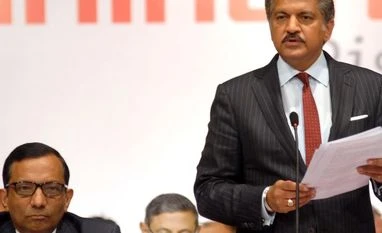 Mahindra to treble agri turnover in 3 years (From left to right) Pawan Goenka, ED, M&M and Anand Mahindra, CMD, Mahindra Group at the company's AGM in Mumbai (Pic: Kamlesh Pednekar)