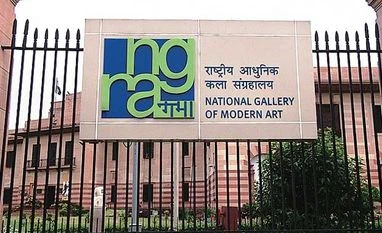 A photo-op to promote the arts The National Gallery of Modern Art