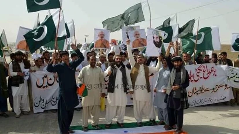 Pakistanis protest against statements of Narendra Modi. Photo courtesy: Twitter user @IamTheFixer555 Pakistanis protest against statements of Narendra Modi. Photo courtesy: Twitter user @IamTheFixer555