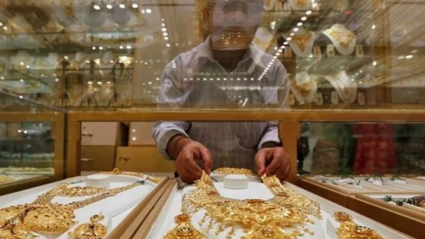 Illicit gold: India's smugglers shut out refiners, banks Illicit gold: India's smugglers shut out refiners, banks