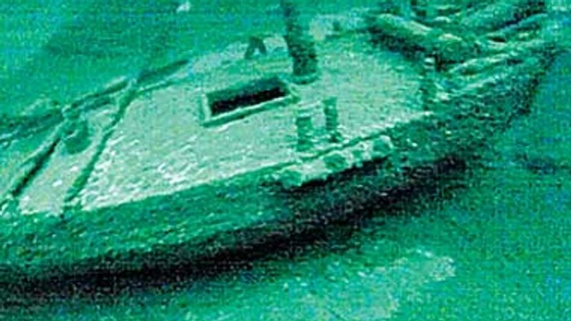 An underwater starboard-side view of the shipwreck of the Washington, which sank in Lake Ontario in November 1803 An underwater starboard-side view of the shipwreck of the Washington, which sank in Lake Ontario in November 1803
