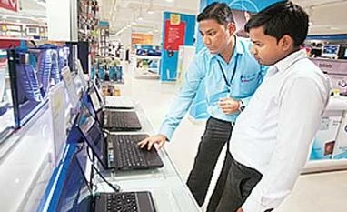 Lenovo leads as global PC shipments hits 83.6 mn units in Q2: IDC Subtle growth in PC offers positive outlook to market in Q2 2016