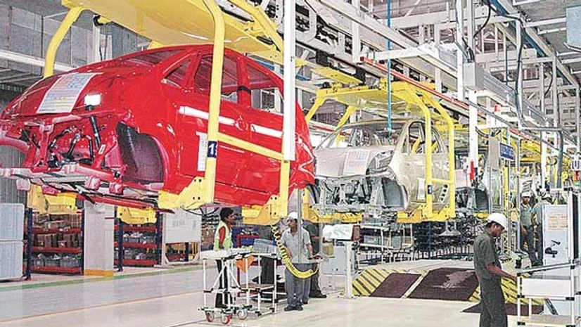 Festival demand, good monsoon put car sales in full throttle Festival demand, good monsoon put car sales in full throttle