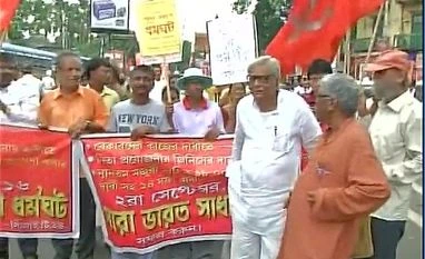 Trade union strike in West Bengal Trade union strike in West Bengal