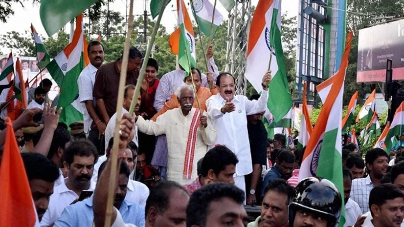 Union Ministers M Venkaiah Naidu with Bandaru Dattatreya, participating in the Tiranga Yatra in Hyderabad Union Ministers M Venkaiah Naidu with Bandaru Dattatreya, participating in the Tiranga Yatra in Hyderabad