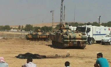 11 Turkish soldiers killed in clashes with Kurdish rebels in Turkey Turkey bringing more military vehicles, ongoing arrogance building border wall inside Syrian territories Picture courtesy: Twitter user @jackshahine