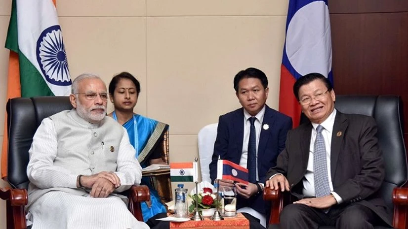 Narendra Modi, Thongloun Sisoulith, ASEAN PM Narendra Modi meets his Laos counterpart Thongloun Sisoulith on the sidelines of ASEAN Summit (Image: AIR Twitter handle)