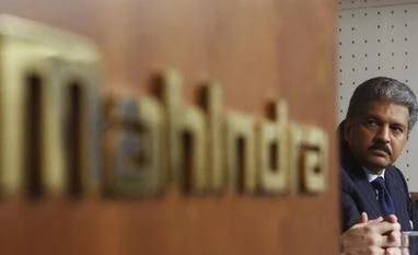 Mahindra Q3 PAT up 33% at Rs 1,112 cr Anand Mahindra, chairman of Mahindra & Mahindra