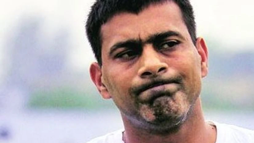 Cricketer Praveen Kumar starts new innings as SP politician Cricketer Praveen Kumar starts new innings as SP politician