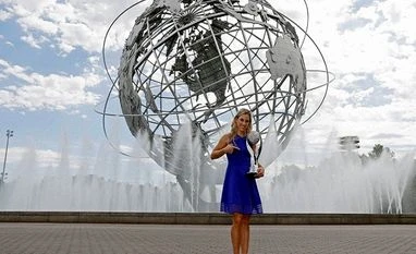 Upset! Angelique Kerber first French Open top seed to lose in first round Angelique Kerber of Germany poses with the WTA No. 1 trophy. File Photo
