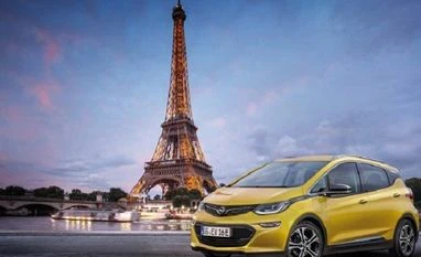 GM says Bolt EV will have 238 miles range, beating Tesla Model 3 Photo: Twitter