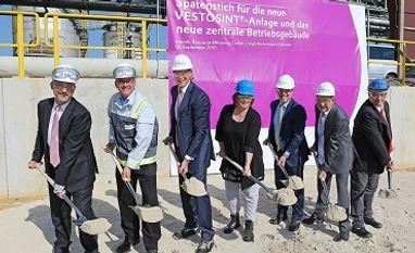 Evonik to built polyamide 12 powder plant in Germany Groundbreaking ceremony for Evonik's new polyamide 12 powder plant