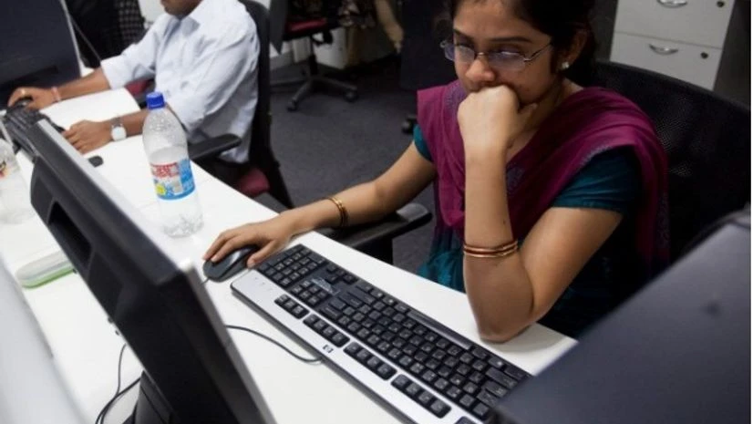 Services exports fall 4.6% to $12.78 bn in Jul Services exports fall 4.6% to $12.78 bn in Jul