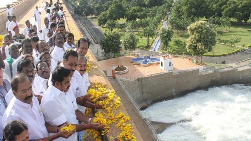 Water released from Mettur Dam. (Photo: AIR's Twitter handle) Water released from Mettur Dam. (Photo: AIR's Twitter handle)
