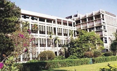 IIT-Bombay start-up incubator goes for expansion A new building is coming up in IIT-Bombay that will have fully equipped labs, says Society for Innovation and Entrepreneurship