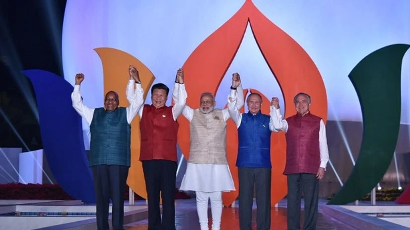 Jacob Zuma, Xi Jinping, Narendra Modi, Vladimir Putin, Michel Temer dressed in 'Indian jackets' at the Goa BRICS summit (Image: Twitter) Jacob Zuma, Xi Jinping, Narendra Modi, Vladimir Putin, Michel Temer dressed in 'Indian jackets' at the Goa BRICS summit (Image: Twitter)