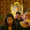 People mourn after offer condolences for Thailand's King Bhumibol Adulyadej at the Grand Palace in Bangkok