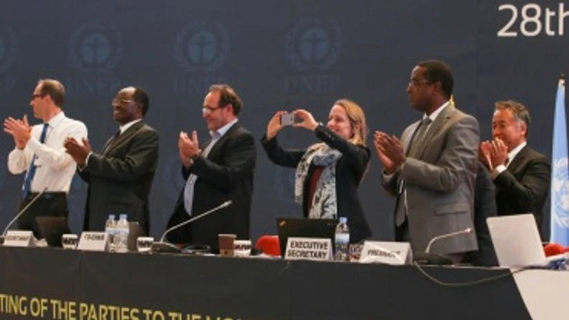 Delegates applaud the adoption of the Kigali Amendment to the Montreal Protocol Delegates applaud the adoption of the Kigali Amendment to the Montreal Protocol