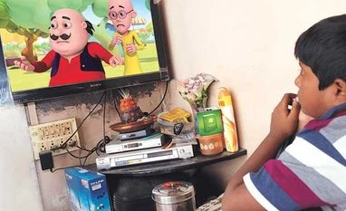 Watching TV for over 3 hours may up kids' diabetes risk Watching TV for over 3 hours may up kids' diabetes risk