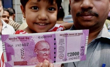Don't worry says Centre, dismissing reports of demonetising Rs 2,000 notes The new Rs 2000 note issued after the government declared that existing Rs 500 and Rs 1000 notes were no longer legal tender