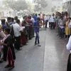 People queuing outside an ATM in Ahmedabad to withdraw money (Pic: Yasin D)