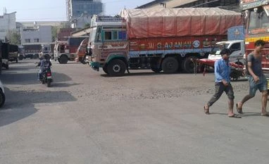 Govt aims to end APMC monopoly with new model agriculture-market law A deserted APMC market in Vashi (Pic: Dilip Kumar Jha)