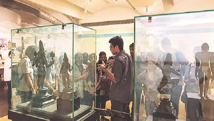 Staff giving a guided tour of the exhibition 'Conserving the collection - the caring path for 5,000 years of our art Staff giving a guided tour of the exhibition 'Conserving the collection - the caring path for 5,000 years of our art