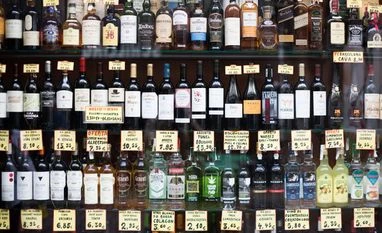 Liquor ban: Bihar govt seeks transfer of cases from Patna HC <b>Photo: Shutterstock<b>