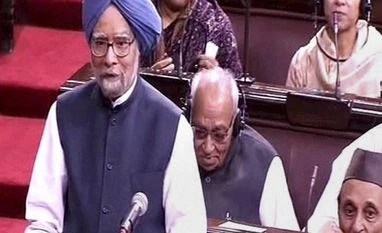 Watch: Manmohan Singh's stoic silence on PM Modi's 'raincoat' reference Manmohan Singh