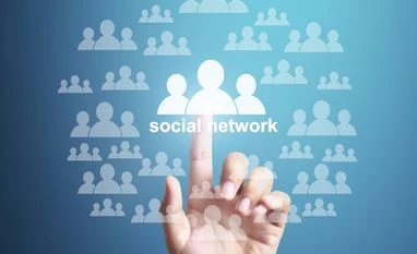 Data Tracker: Flashback 2016, on social media social, social network