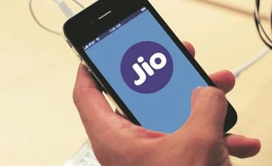 Reliance Jio 'hottest keyword' of 2016 with 116 million page views: UC News Jio, Reliance
