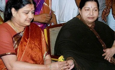 Jaya's house in Secunderabad, now in Sasikala's name, served tax notice Sasikala and Jayalalithaa