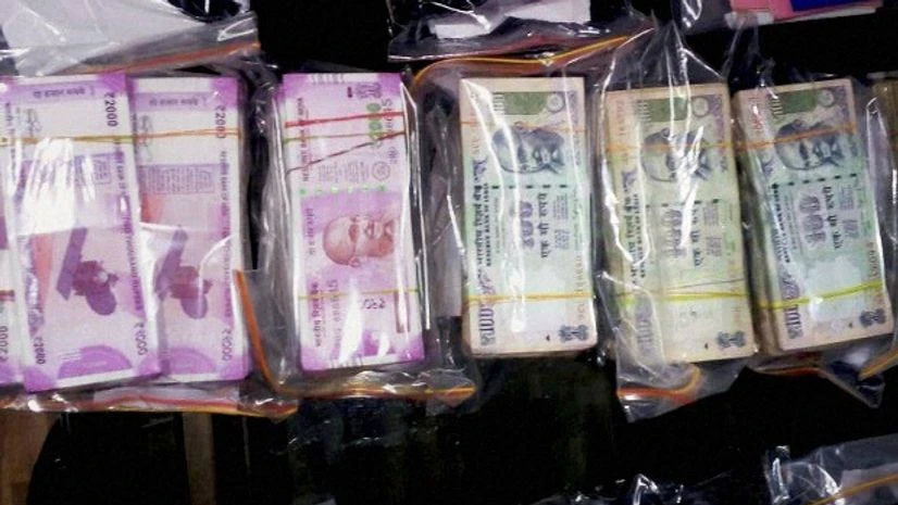 cash, protest, currency, demonetisation, black money, ATM, banks, rupee, notes cash, protest, currency, demonetisation, black money, ATM, banks, rupee, notes