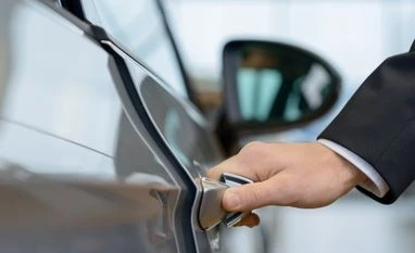 Demonetisation: Now pay online when applying for driving license in Delhi Car