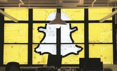 Snapchat adds more accessible search feature Snapchat adds more accessible search feature