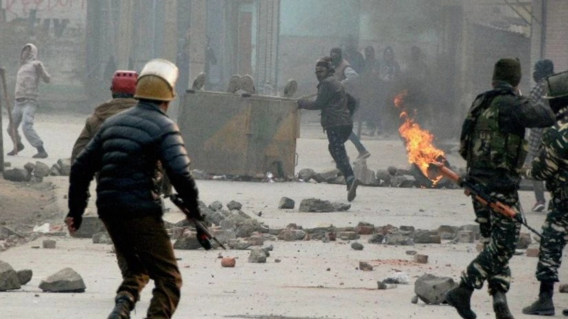 Protest, stone, J&K, Security personnel, Armed forces Protest, stone, J&K, Security personnel, Armed forces