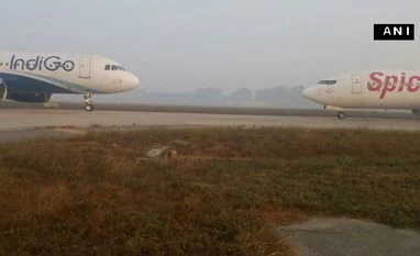 SpiceJet, IndiGo aircraft come face-to-face Mishap averted after two aircraft (Indigo and SpiceJet) came face to face at Delhi's IGI Airport