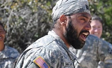 US Army to allow turbans, karas, beards, hijabs for sikhs and muslims Sikh soldier of the US Army wearing a turban