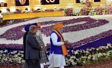 Sudden bonhomie? Modi, Nitish Kumar bond over alcohol prohibition in Patna Narendra Modi, Nitish Kumar, Patna