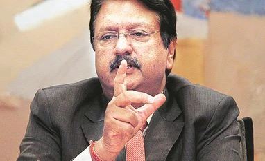 Piramal to acquire drugs from UK's Mallinckrodt for Rs 1,162 cr Ajay Piramal